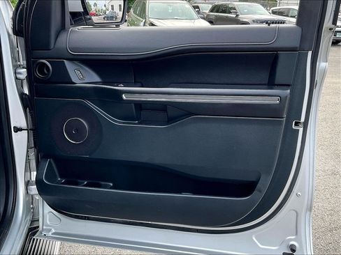Used 2018 Ford Expedition Max XLT w/ Equipment Group 202A AWD/4WD image 27