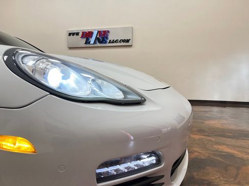 Used 2013 Porsche Panamera 4 image 44