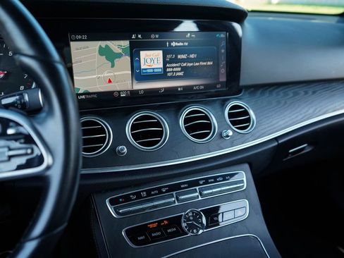 Used 2019 Mercedes-Benz E 300 image 8