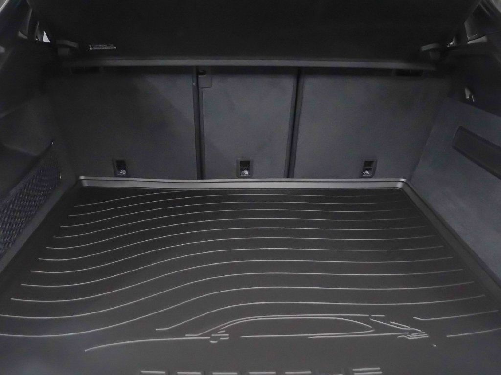 Certified 2026 Porsche Cayenne Coupe AWD/4WD image 13