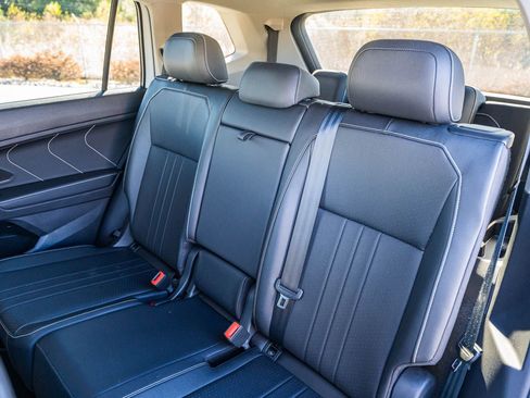 Used 2023 Volkswagen Tiguan SE image 20