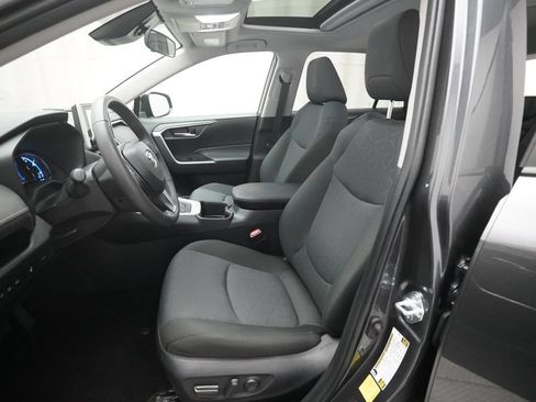 Used 2025 Toyota RAV4 XLE w/ Convenience Package AWD/4WD image 7