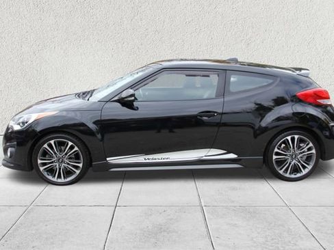 Used 2017 Hyundai Veloster Turbo image 6