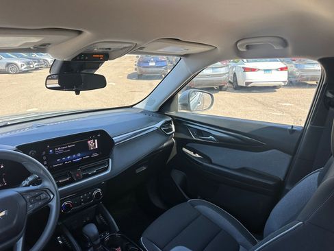 Used 2025 Chevrolet TrailBlazer LT image 33