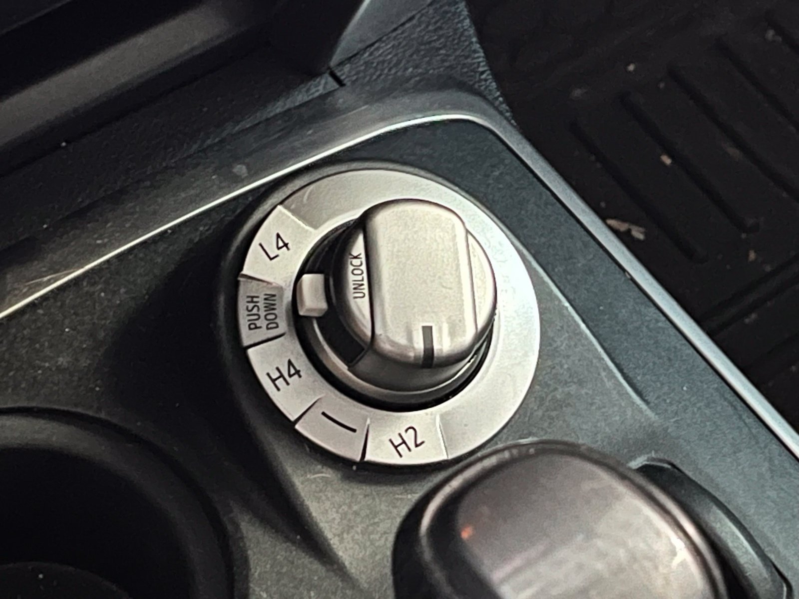 Used 2014 Toyota 4Runner SR5 AWD/4WD image 24