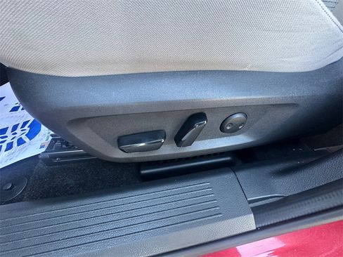 Used 2023 Nissan Rogue SV image 27