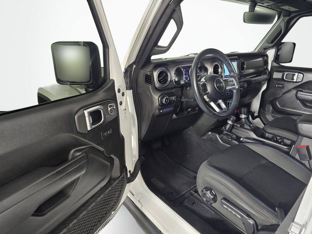 Used 2022 Jeep Wrangler Unlimited Rubicon 4xe AWD/4WD image 29