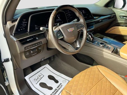 Used 2023 Cadillac Escalade ESV Sport w/ Touring Package AWD/4WD image 16