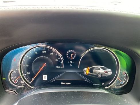 Used 2018 BMW 740i xDrive image 22