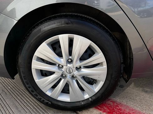 Used 2025 Nissan Sentra S image 9