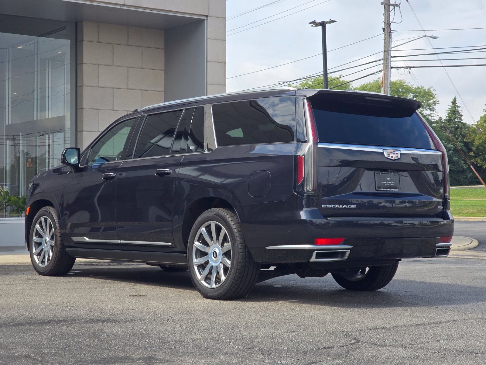Used 2023 Cadillac Escalade ESV Premium Luxury Platinum w/ LPO, Floor Liner Package AWD/4WD image 21