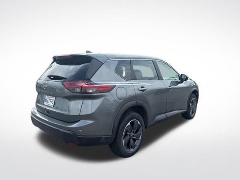 Used 2025 Nissan Rogue SV FWD image 5