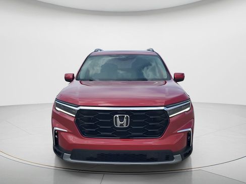 Used 2024 Honda Pilot Touring image 2