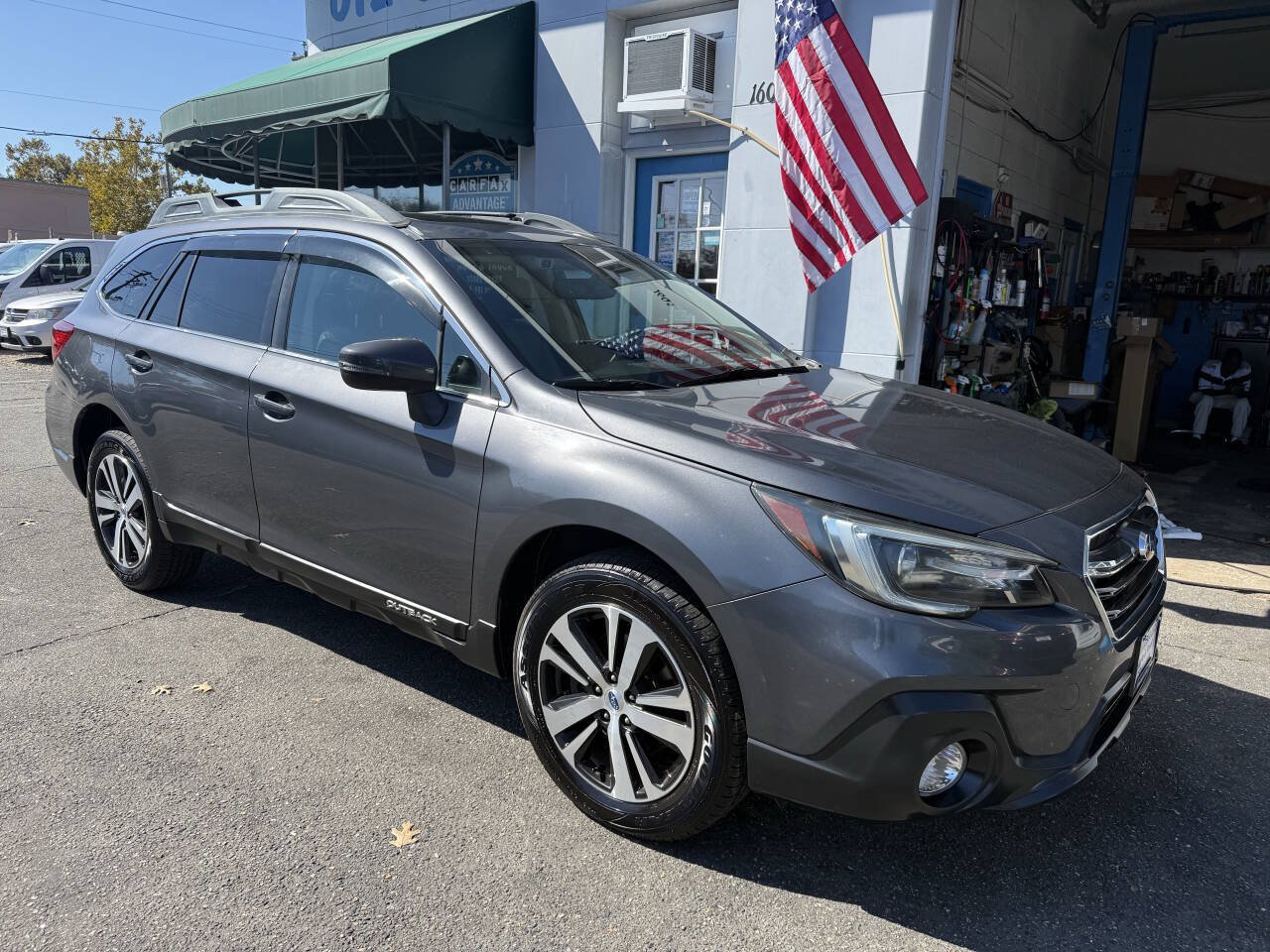 Used 2018 Subaru Outback 2.5i Limited AWD/4WD image 2