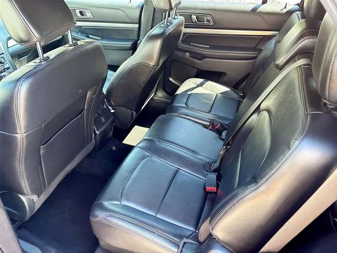 Used 2018 Ford Explorer XLT w/ Equipment Group 202A AWD/4WD image 25