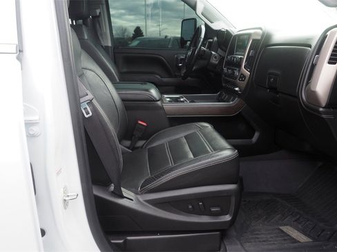 Used 2019 GMC Sierra 2500 Denali w/ Duramax Plus Package image 15