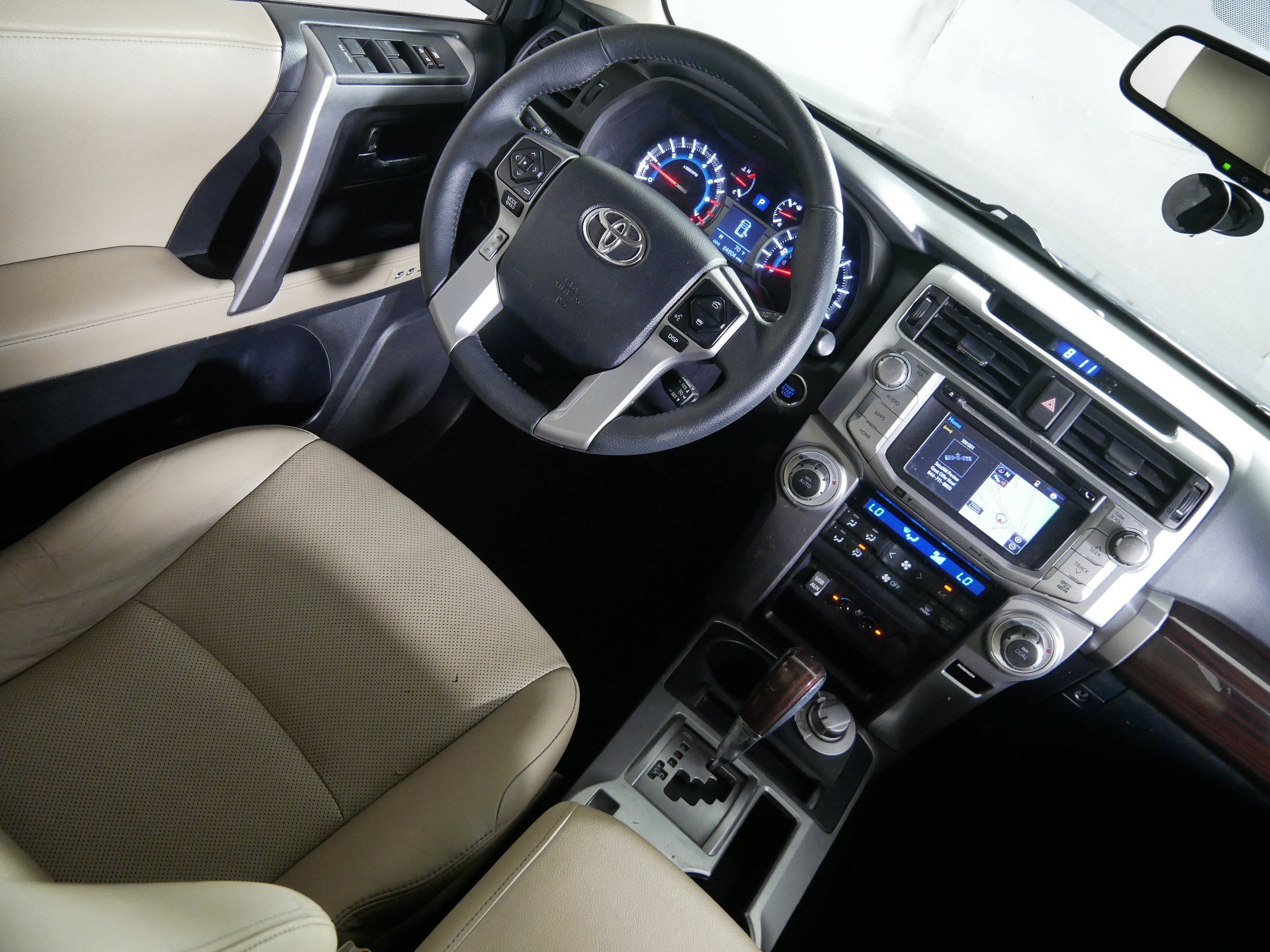 Used 2018 Toyota 4Runner Limited AWD/4WD image 9