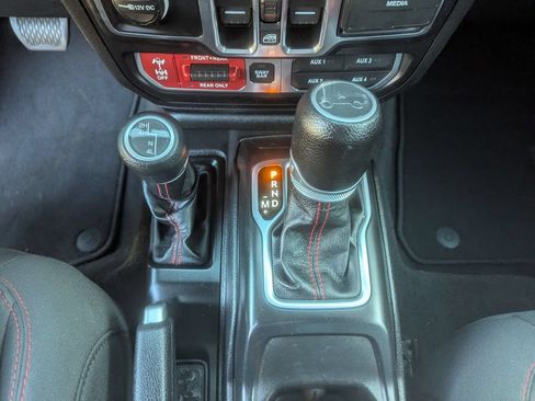 Used 2019 Jeep Wrangler Unlimited Rubicon AWD/4WD image 24