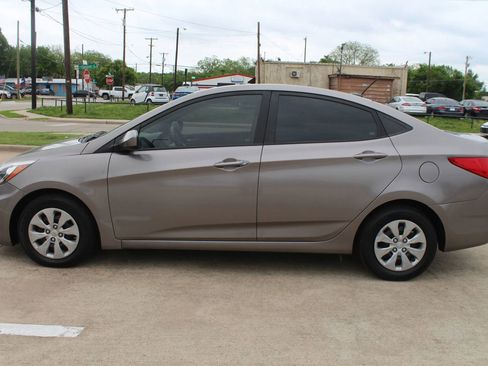 Used 2017 Hyundai Accent SE FWD image 9