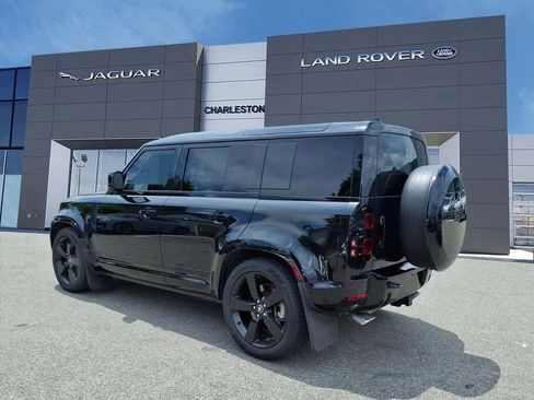 Certified 2025 Land Rover Defender 110 X-Dynamic SE AWD/4WD image 5