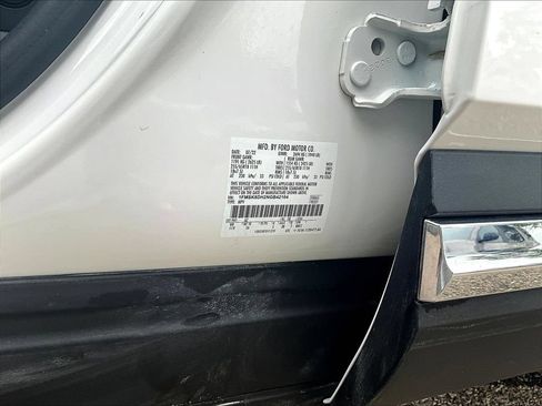 Used 2022 Ford Explorer XLT w/ Equipment Group 202A AWD/4WD image 21