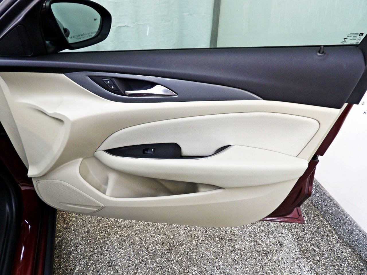Used 2019 Buick Regal Preferred w/ Driver Confidence Package I FWD image 11