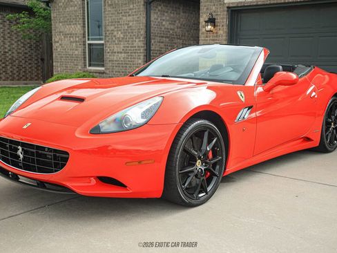 Used 2012 Ferrari California image 14