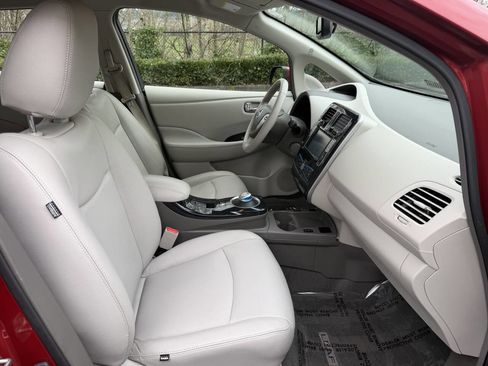 Used 2012 Nissan Leaf SL image 15