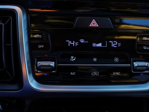 Used 2023 Kia Sorento X-Line EX image 28