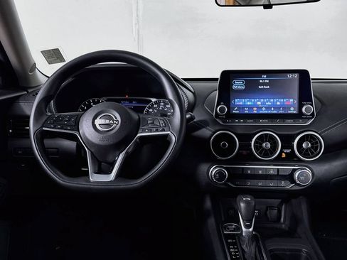 Used 2024 Nissan Sentra SV FWD image 10