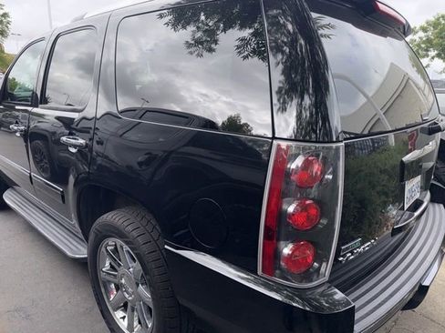 Used 2012 GMC Yukon Denali AWD/4WD image 3