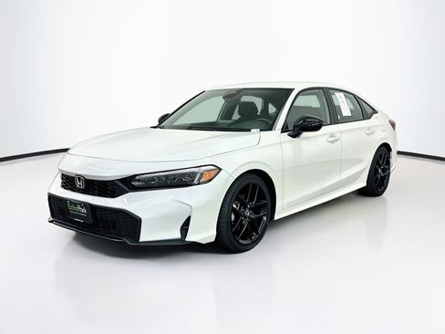 Used 2025 Honda Civic Sport image 3