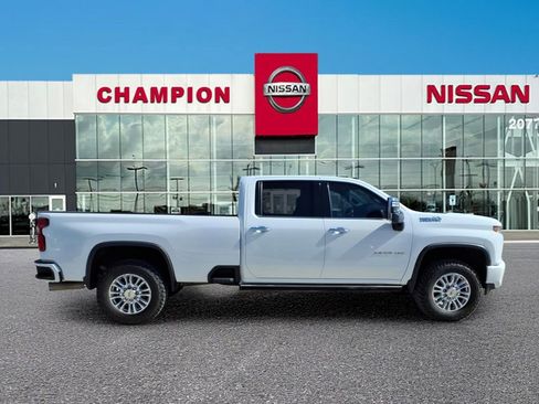 Used 2022 Chevrolet Silverado 3500 High Country w/ Z71 Off-Road Package image 8