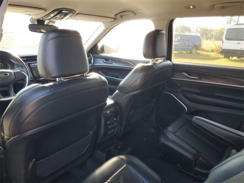 Used 2021 Jeep Grand Cherokee L Limited image 30