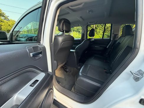 Used 2016 Jeep Compass Latitude AWD/4WD image 24
