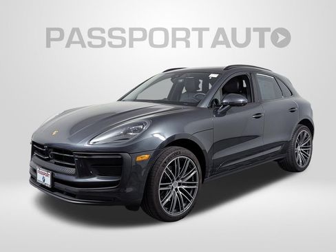 Used 2025 Porsche Macan AWD/4WD image 1
