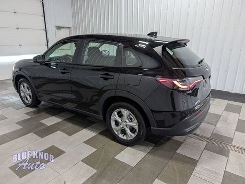 Used 2025 Honda HR-V LX image 2