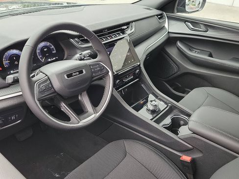 New 2025 Jeep Grand Cherokee Laredo X AWD/4WD image 3