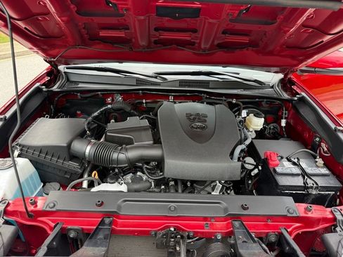 Used 2023 Toyota Tacoma TRD Sport w/ Technology Package AWD/4WD image 15