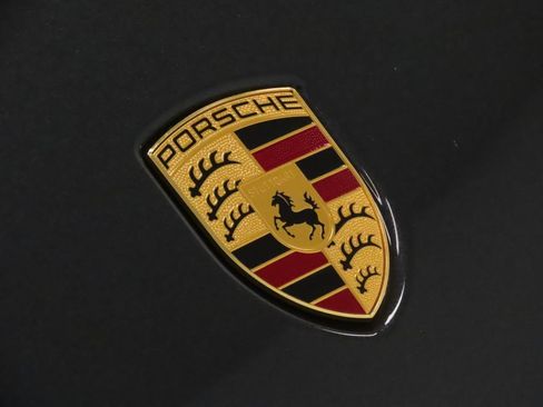 Certified 2025 Porsche Macan AWD/4WD image 14