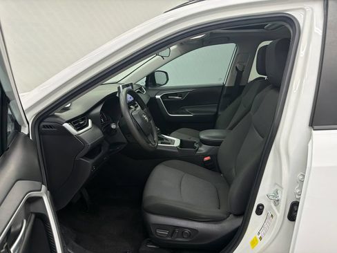 Used 2023 Toyota RAV4 XLE w/ Convenience Package FWD image 9