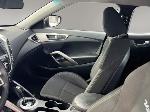 Used 2016 Hyundai Veloster image 25