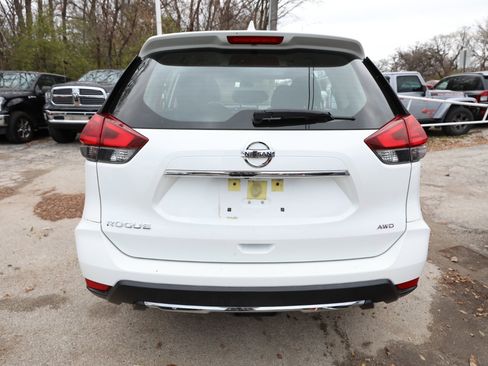Used 2017 Nissan Rogue S image 7