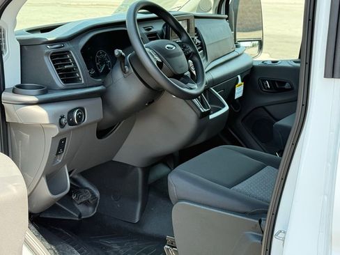 New 2025 Ford Transit 250 148 Medium Roof image 8
