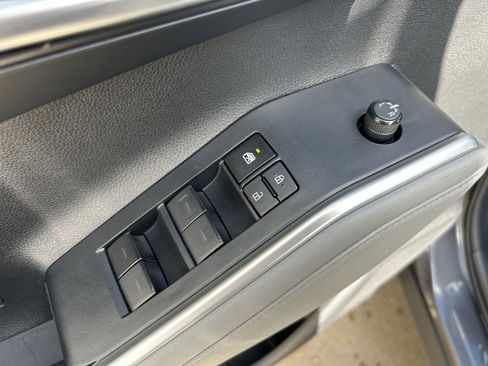 Certified 2024 Toyota Highlander XLE image 16