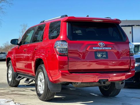 Used 2020 Toyota 4Runner SR5 RWD image 5