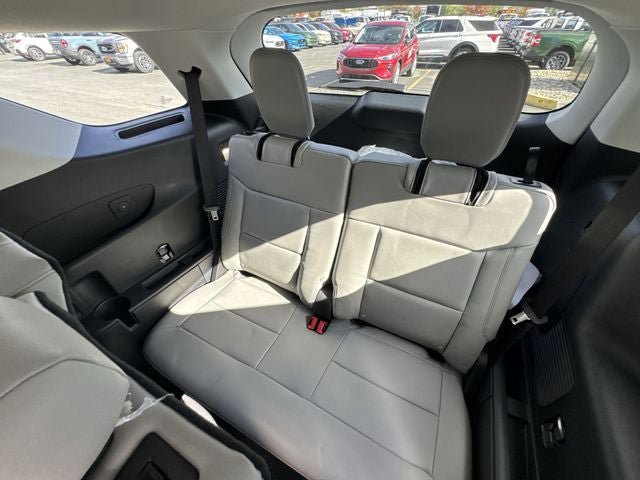 New 2026 Ford Explorer Active w/ Active Comfort Package AWD/4WD image 23