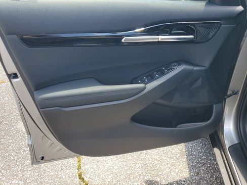 New 2026 Kia Seltos S FWD image 8