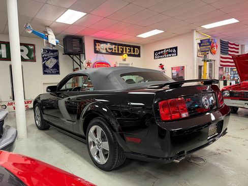 Used 2006 Ford Mustang GT Premium image 5