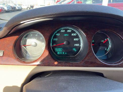 Used 2011 Buick Lucerne CXL image 7